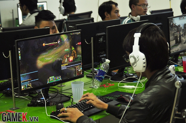 Cận cảnh quán game dành cho fan CS:GO tại Hà Nội