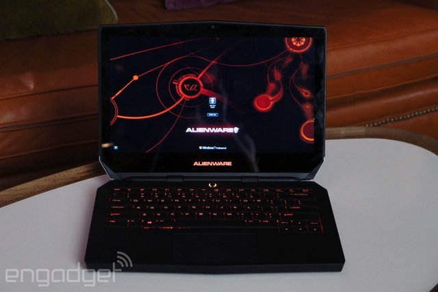 Alienware hé lộ laptop chơi game nhỏ gọn mới