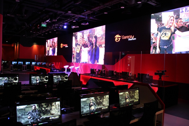 Inside-Garena_s-first-ever-gaming-experience-store-in-Asia.jpg