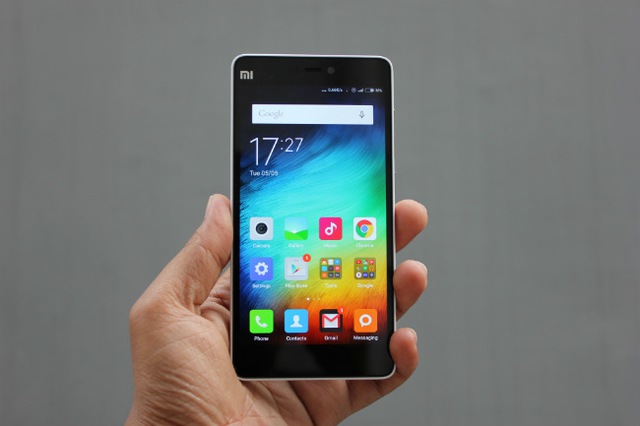  Đây là chiếc smartphone Mi 4i của Xiaomi. 