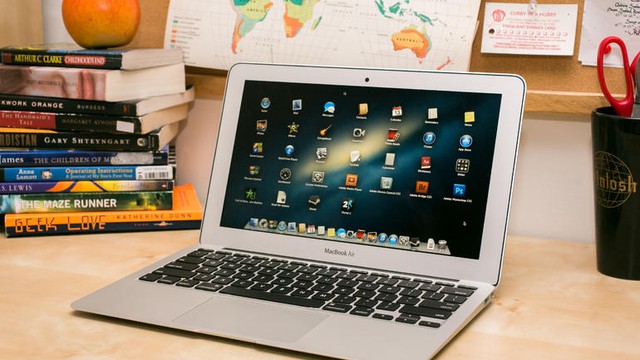  Macbook Air 11 inch. 