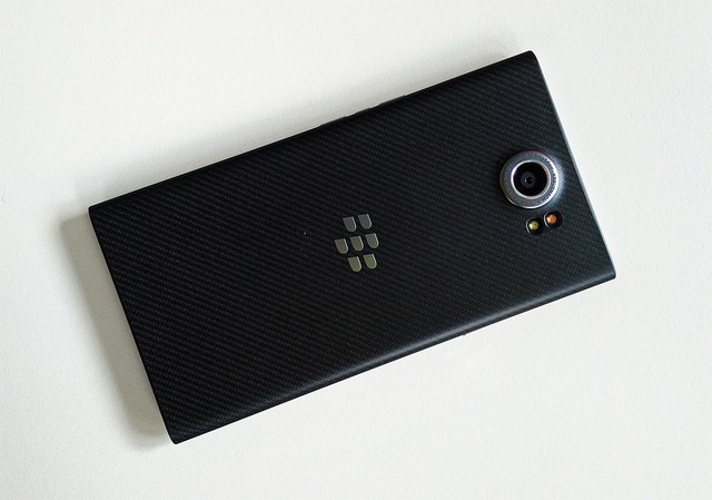  BlackBerry Priv là sự kết hợp giữa nét truyền thống và hiện đại 