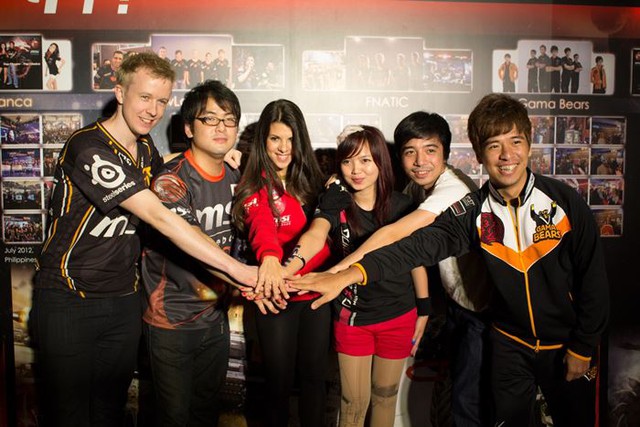 Nixia with worldwide professional gamers sponsored by MSI