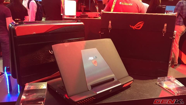 Laptop chơi game ROG G751 với công nghệ G-Sync mới nhất của Nvidia.