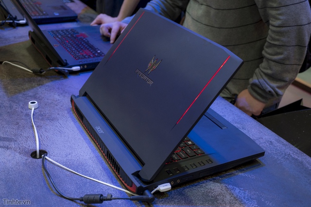 ACER Predator 17-19.