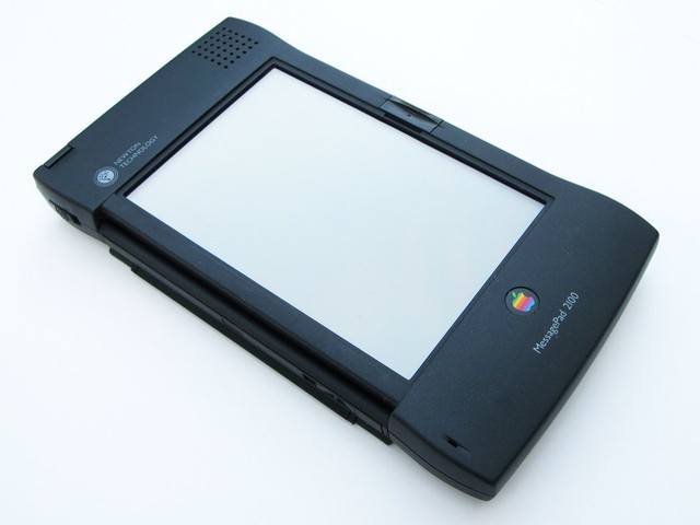 Newton MessagePad - Cú flop tệ hại nhất trong lịch sử của Apple.