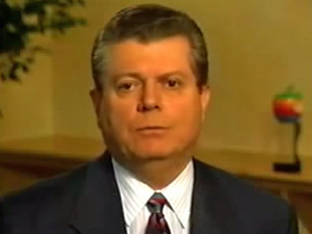 Gil Amelio - Gương mặt thay thế CEO John Sculley vào năm 1996.