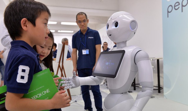  Pepper là robot có khả năng hiểu được cảm xúc con người. 