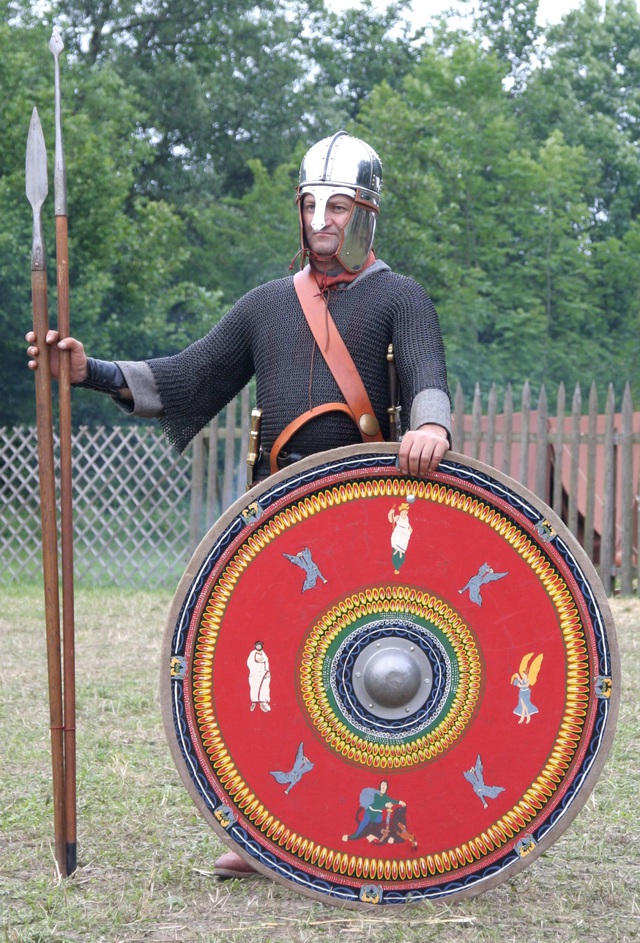  Một lính La Mã cuối thế kỉ III - đầu thế kỉ IV. 