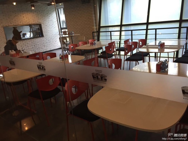 Khu ăn uống dành cho các đội tuyển EDG.