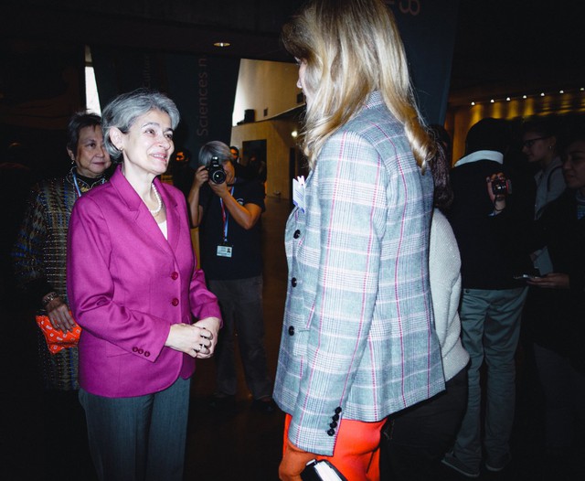 Ở đây, Natalia đã gặp Irina Bokova, tổng giám đốc của UNESCO.