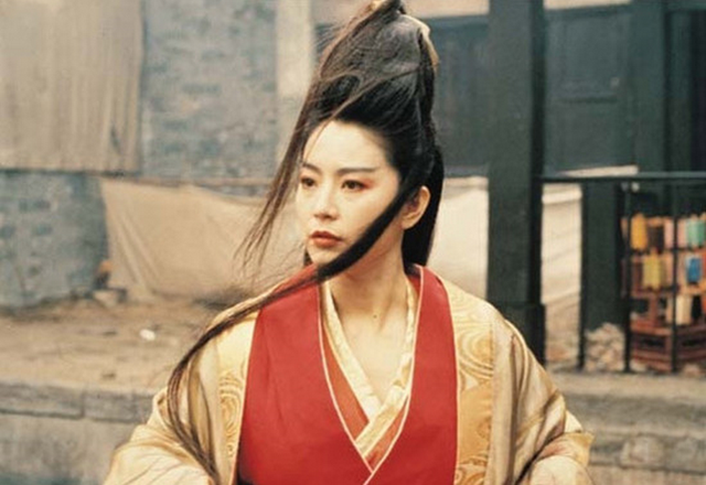 Những phiên bản phim về sau của Tiếu Ngạo Giang Hồ, các đạo diễn đều lựa chọn nữ diễn viên để vào vai Đông Phương Bất Bại.