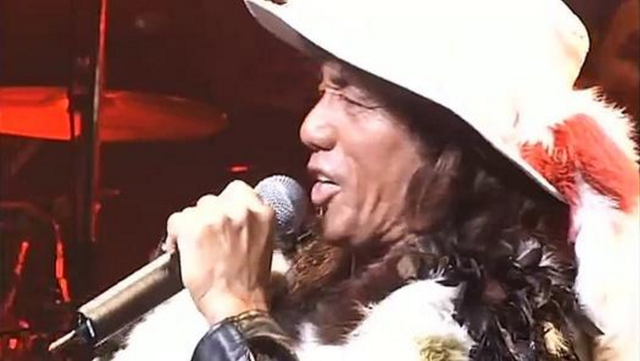 
Yukio Yamagata - Nam ca sĩ nhạc Rock nổi danh của Nhật Bản, người thể hiện thành công ca khúc Gaoranger Hoero huyền thoại các bạn đang được nghe.
