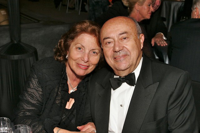  Andrew Viterbi bên cạnh vợ, bà Erna Viterbi, vốn là một nhà hoạt động từ thiện tích cực. 