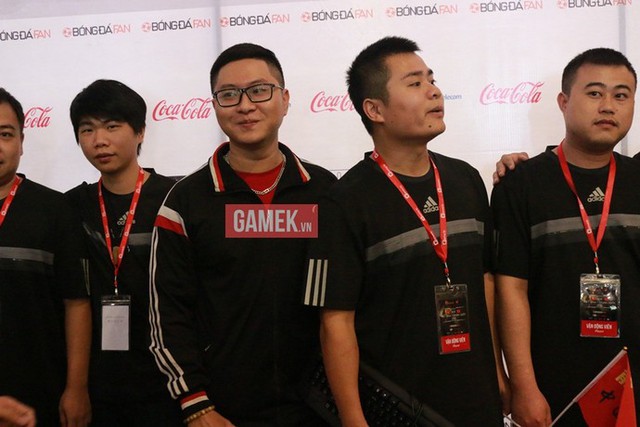 
Đoàn AoE Trung Quốc đến với giải đấu AoE Việt Trung 2015 với quyết tâm cao độ.
