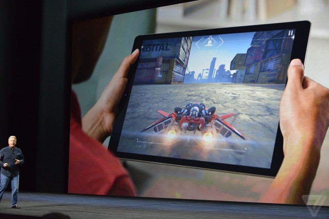 iPad Pro trình làng, tuyệt vời cho chơi game trên màn hình 12.9 inch