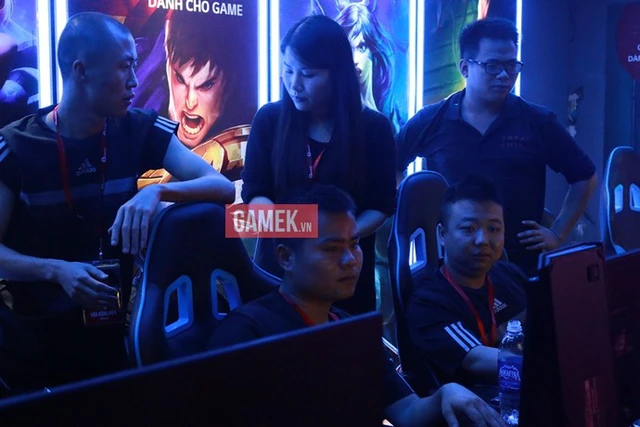 
Đoàn Trung Quốc đang thể hiện một phong độ không tốt ở giải đấu AoE Việt Trung 2015.
