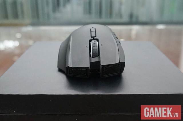 Razer Naga Epic Chroma - Chuột chơi game cao cấp cho tín đồ game online