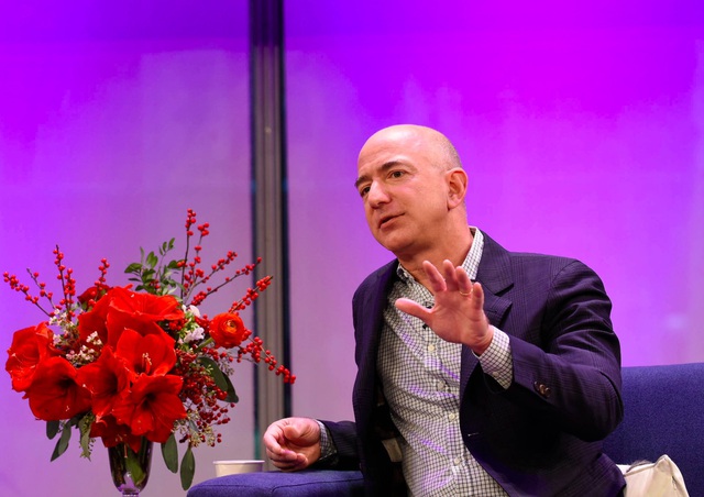  CEO Amazon - Jeff Bezos. 