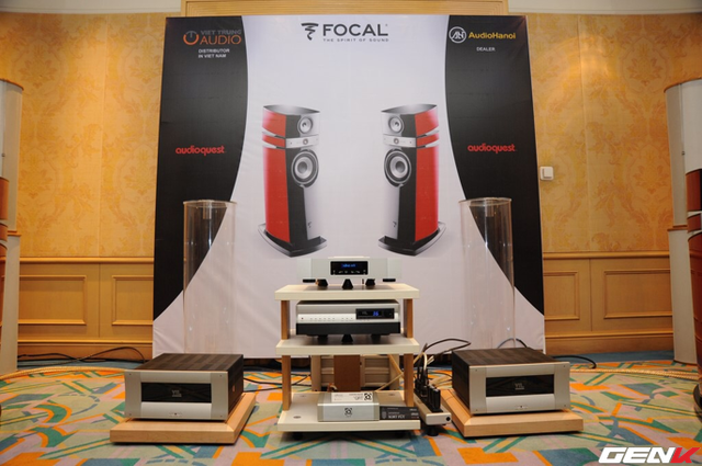  Việt Trung Audio cùng với những thiết bị âm thanh đến từ Focal (Pháp). Nổi bật trong số đó là bộ loa đầu bảng trong phân khúc loa cột cao cấp Focal Scala V2 Utopia III 