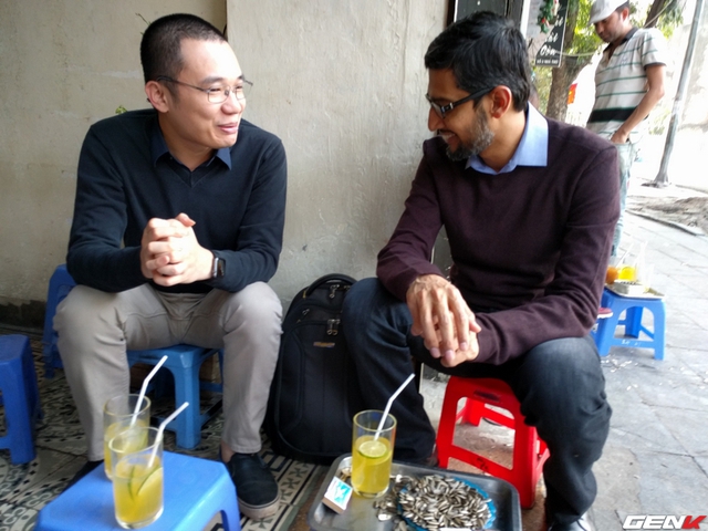  CEO Google ngồi uống trà chanh ở phố Nhà Thờ cùng Flappy Bird Nguyễn Hà Đông. 