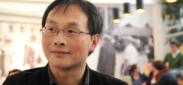  Đạo diễn Koji Fukada, người tạo ra bước đột phá trong việc sử dụng robot cho ngành điện ảnh. 