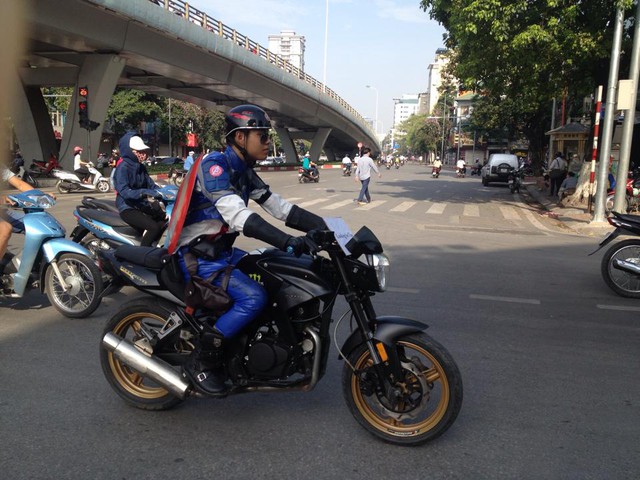 Bắt gặp hình ảnh Captain America “lang thang” giữa thủ đô Hà Nội