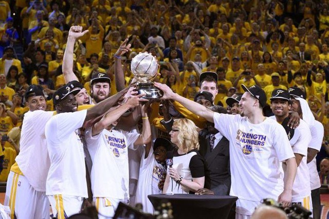 Đội Golden State Warrios đã giành chiến thắng tại NBA Finals 2015 sau 40 năm chờ đợi.