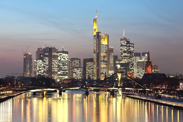 
Toàn cảnh thành phố Frankfurt bên bờ sông Main thơ mộng.
