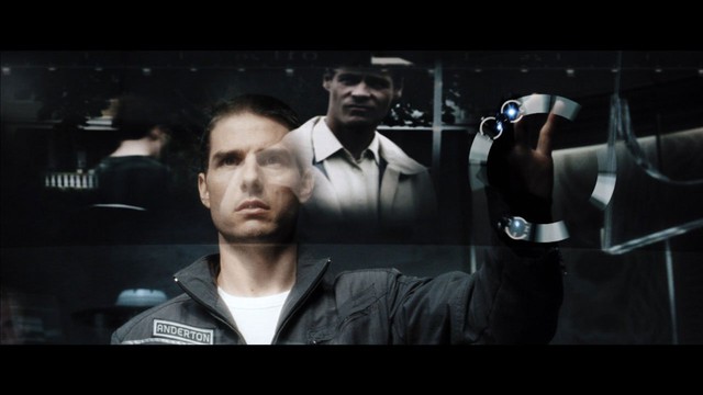  Một cảnh trong phim Minority Report với diễn viên chính, Tom Cruise. 
