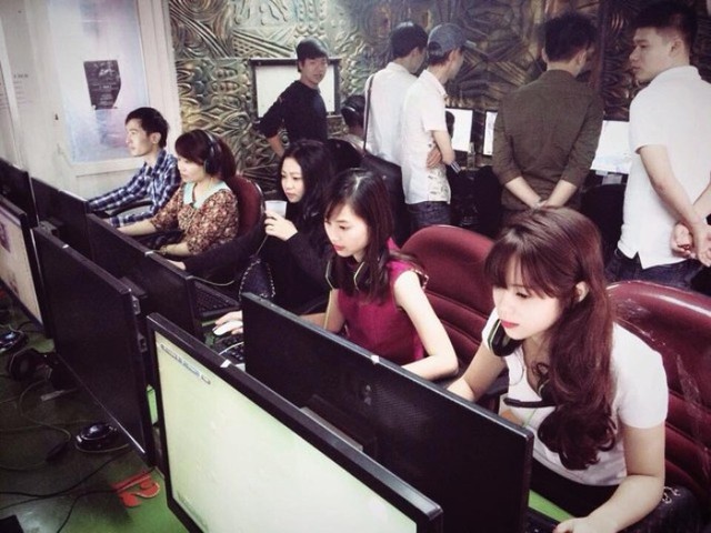 Các cô nàng được khá nhiều ưu ái đến từ game thủ nam.