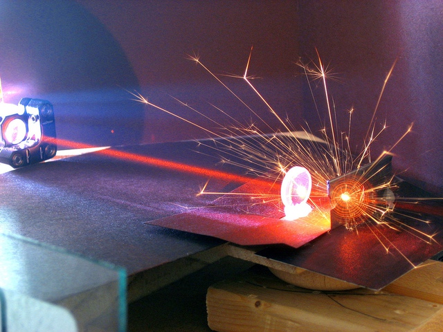  Hình thực tế của laser hồng ngọc. 