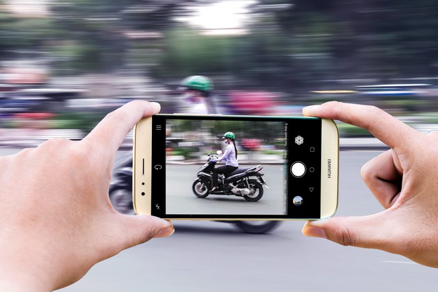  Huawei G7 Plus với công nghệ chống rung quang học “chụp” lại khoảnh khắc động mà không bị mờ nhòe 