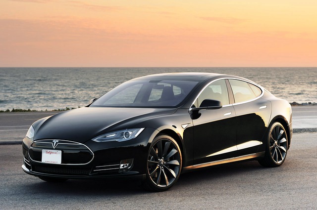  Chiếc Tesla Model S đang dẫn đầu phân khúc cao cấp 