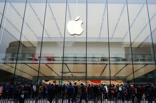  Apple lần đầu tiên có doanh thu sụt giảm, chấm dứt chuỗi trận bất bại. 