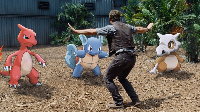 
Cảnh phim Jurassic World lúc Owen đánh lạc hướng bầy khủng long hung dữ để cứu chàng trai tiếp thức ăn của vườn thú, được thay đổi bầy khủng long thành 3 con quái pokemon.
