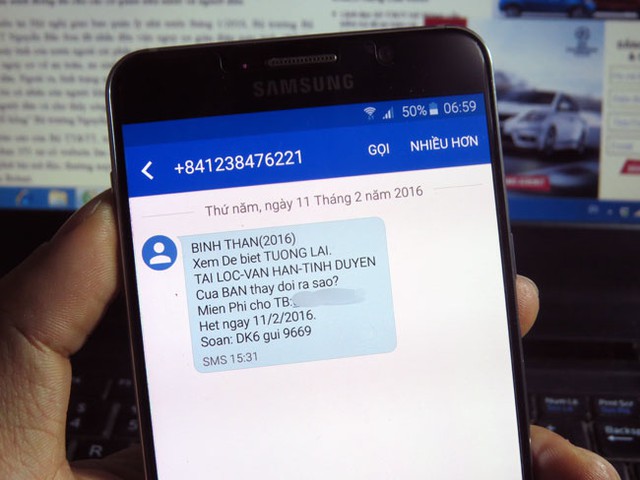  Một tin nhắn rác mời xem vận hạn, tình duyên phát tán dịp Tết Bính Thân. Ảnh: Nguyên Đức. 
