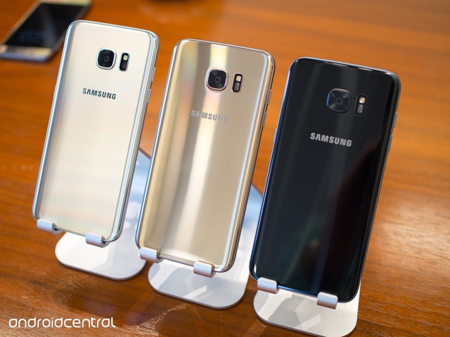  Galaxy S7 edge sẽ có 3 phiên bản màu sắc tùy chọn, thêm màu bạc so với Galaxy S7. 