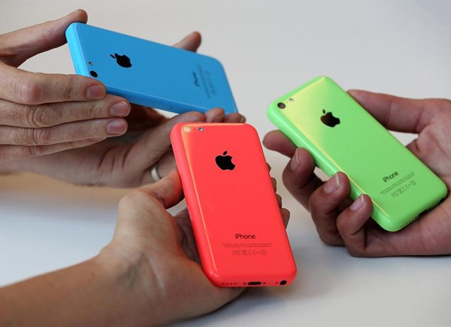  iPhone 5C khóa mạng Nhật vừa có đợt xả hàng tại Việt Nam với giá 1,99 triệu đồng. Ảnh: Standard. 
