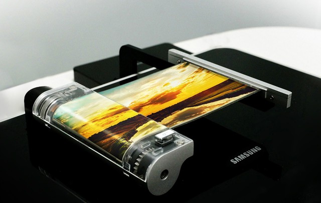 Samsung đã chế tạo thành công chiếc màn hình OLED có thể uốn cong. 