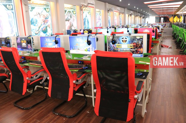 
Tuy nhiên, tại Việt Nam thì nhiều Cyber Game cũng đã có quy mô và trang thiết bị không thua kém gì (Trong ảnh: Quán Net Monaco, Hà Nội)
