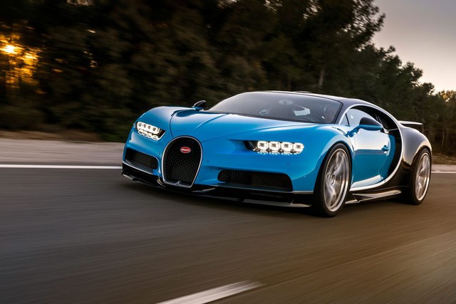  Sau những hình ảnh rò rỉ, siêu phẩm mới nhất trong gia đình Bugatti là Chiron đã được hé lộ trước thềm triển lãm Geneva 2016. 