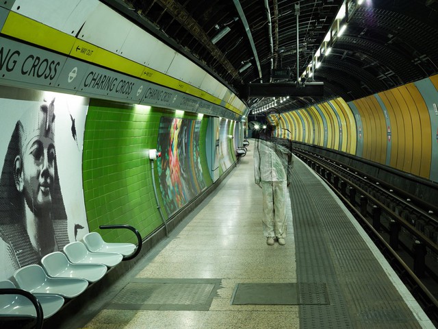  Liệu bạn có tìm ra Bolin tại một nhà ga tàu điện ngầm ở Luân Đôn? Anh đã mất hàng giờ để hoàn thiện tác phẩm này. 