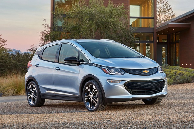  Chiếc Chevy Bolt, đối thủ đáng gờm nhất của Tesla Model 3 