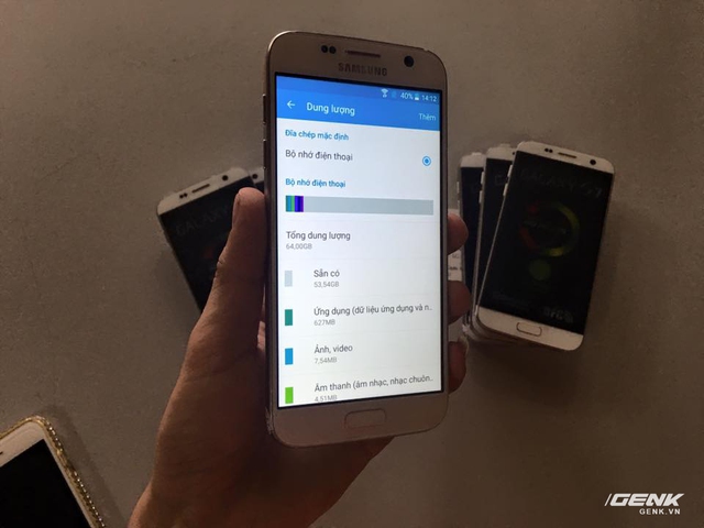 
Galaxy S7 nhái có phiên bản bộ nhớ 64 GB, lớn hơn phiên bản bán ra tại Việt Nam.
