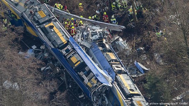 
Vụ tai nạn 2 đoàn tàu hỏa đâm thẳng vào nhau tại bang Bavaria, Đức
