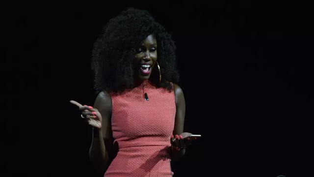 Bozoma Saint John trong phần thuyết trình khai mạc WWDC 2016. Ảnh: PC World
