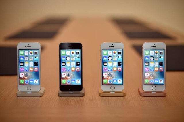 iPhone SE được tạo ra chỉ để lấp chỗ trống? Ảnh: Forbes.