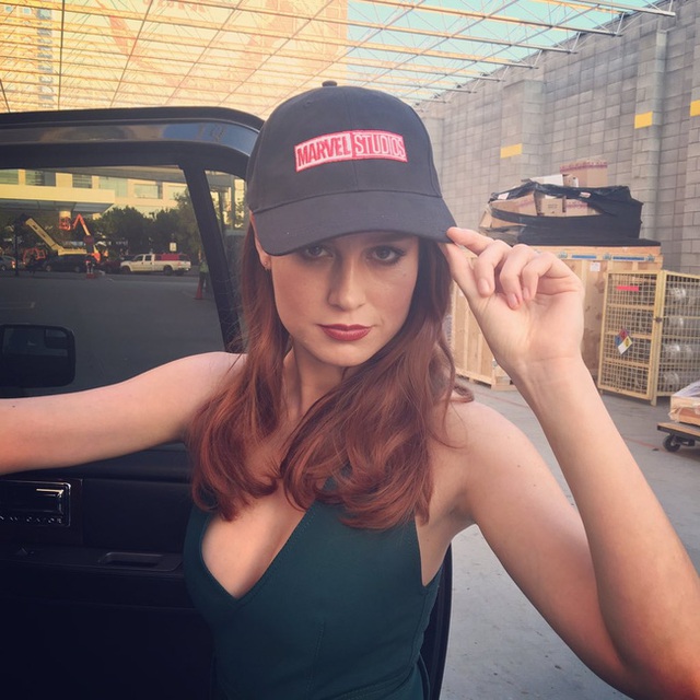 
Brie Larson lập tức đăng hình ảnh này trên Twitter thông báo mình gia nhập Vũ trụ Điện ảnh Marvel
