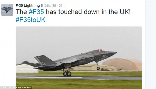  Chiếc F-35B đầu tiên chạm đất tại RAF Fairford, Gloucestershire lúc 8 giờ tối xuất hiện trên tweeter. 